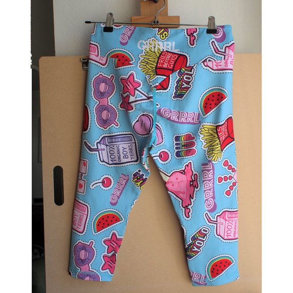 NWOT GRRRL graphic short gym leggings Sz S - Picture 2 of 2